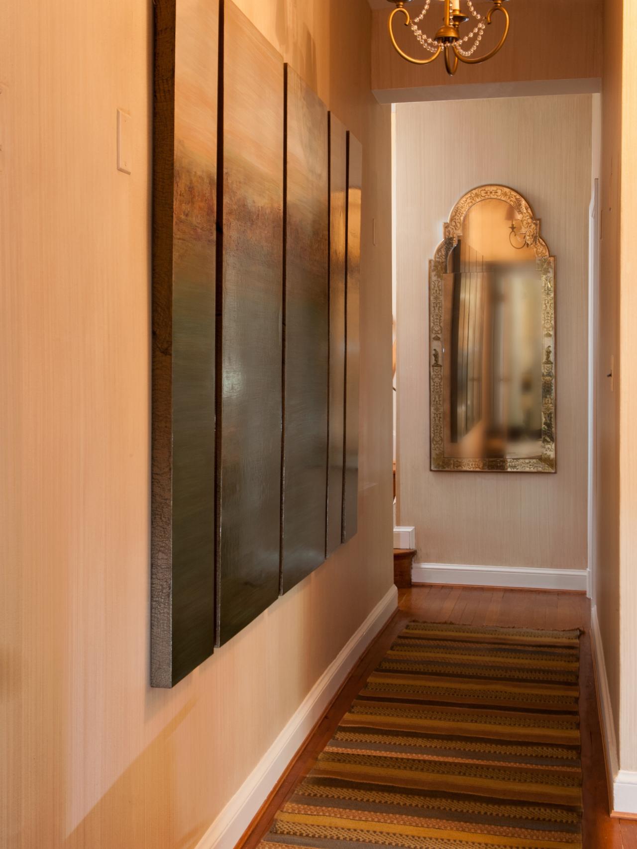 photos-hgtv-étroit-couloir-avec-miroir-fleuri_décoratif-couloir-miroirs_home-decor_fleur-de-lis-home-decor-catalogues-cheap-peacock-stores-wholesale-online