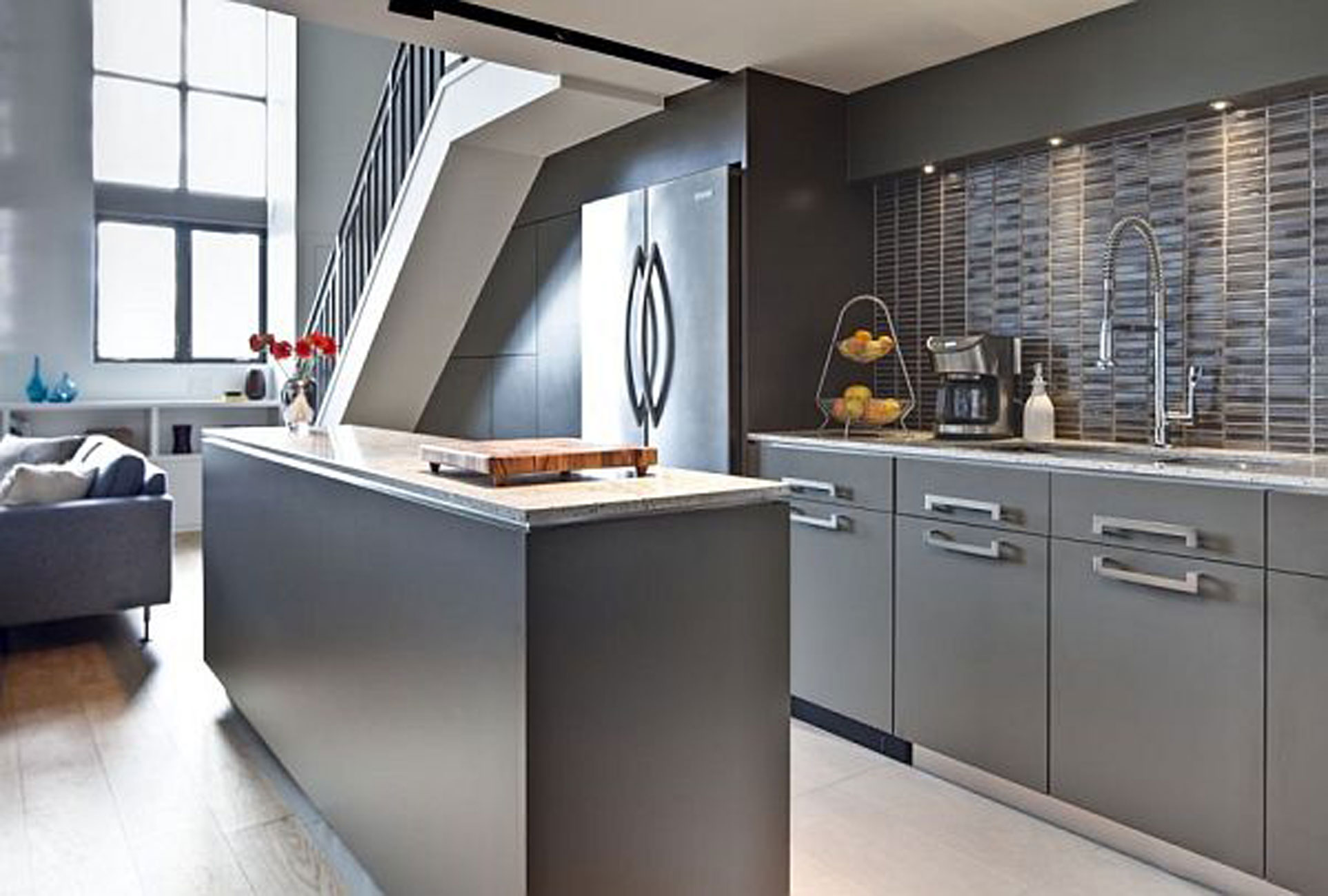 uncategorized-modern-gray-small-kitchen-in-apartment-design-with-stone-back-wall-also-calm-wall-color-for-best-kitchen-wall-decor-ideas-modern-kitchen-wall- decoración-con-muebles-de-madera-y-modernos